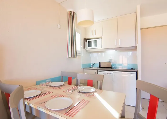 Les Marines-32 By Interhome